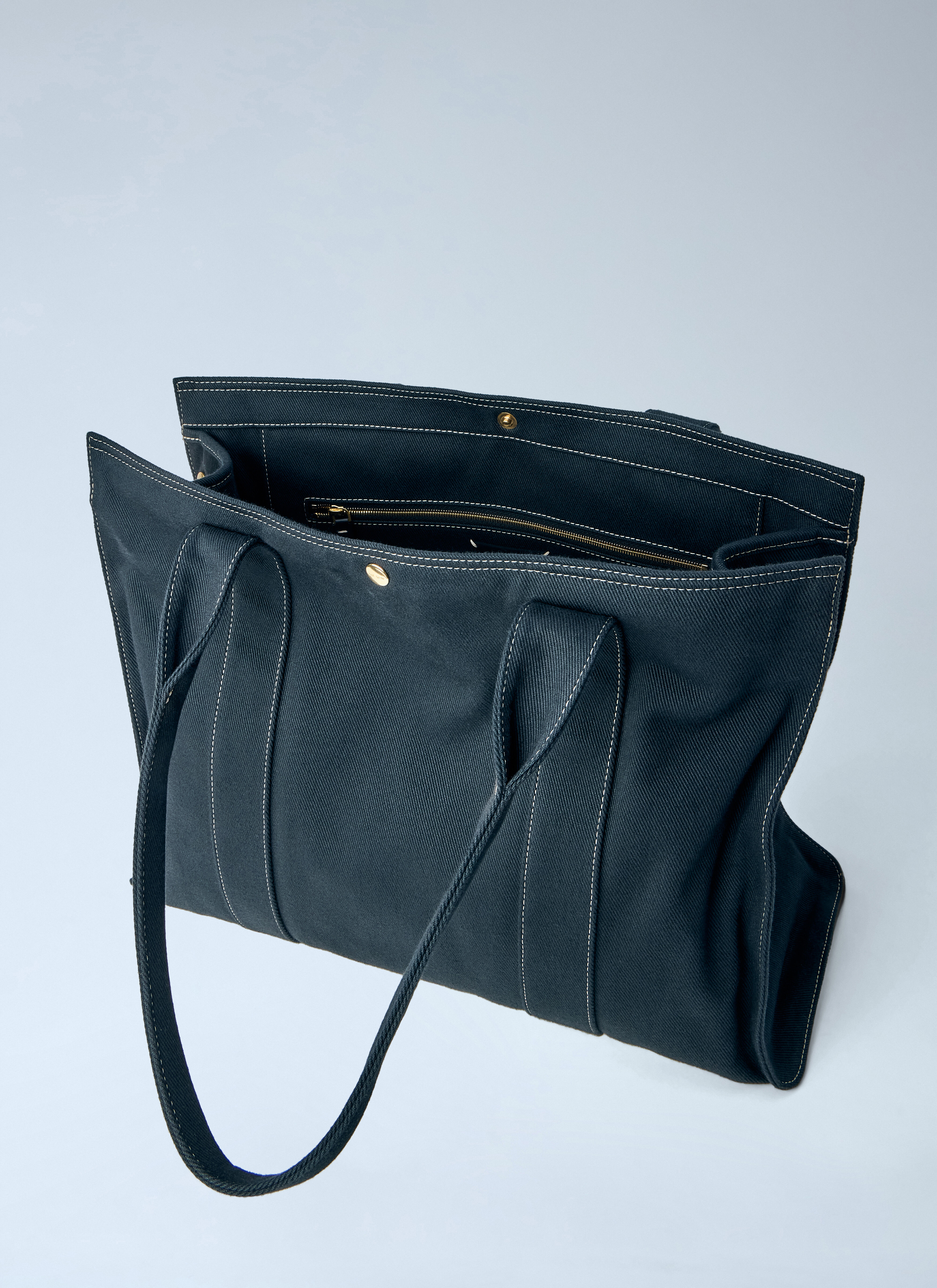 The Row Men's' Sisal Shoulder Bag in Black | LN-CC®