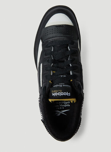 Club C Memory of Shoes Sneakers Maison Margiela x Reebok Club C Memory of Shoes Sneakers Black rmm0349002