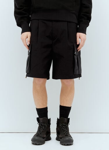 Moncler Logo Patch Cargo Shorts Black mon0156007