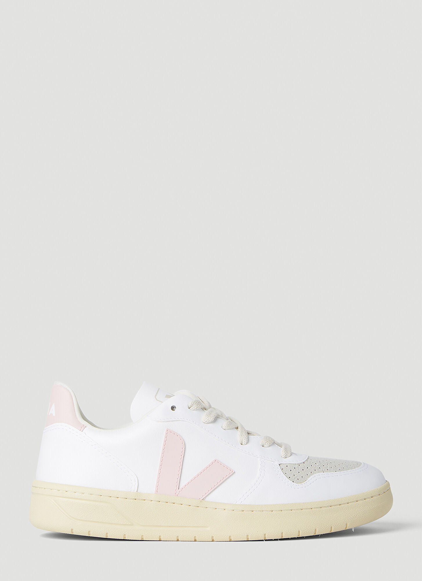 Veja V 12   Women's In White