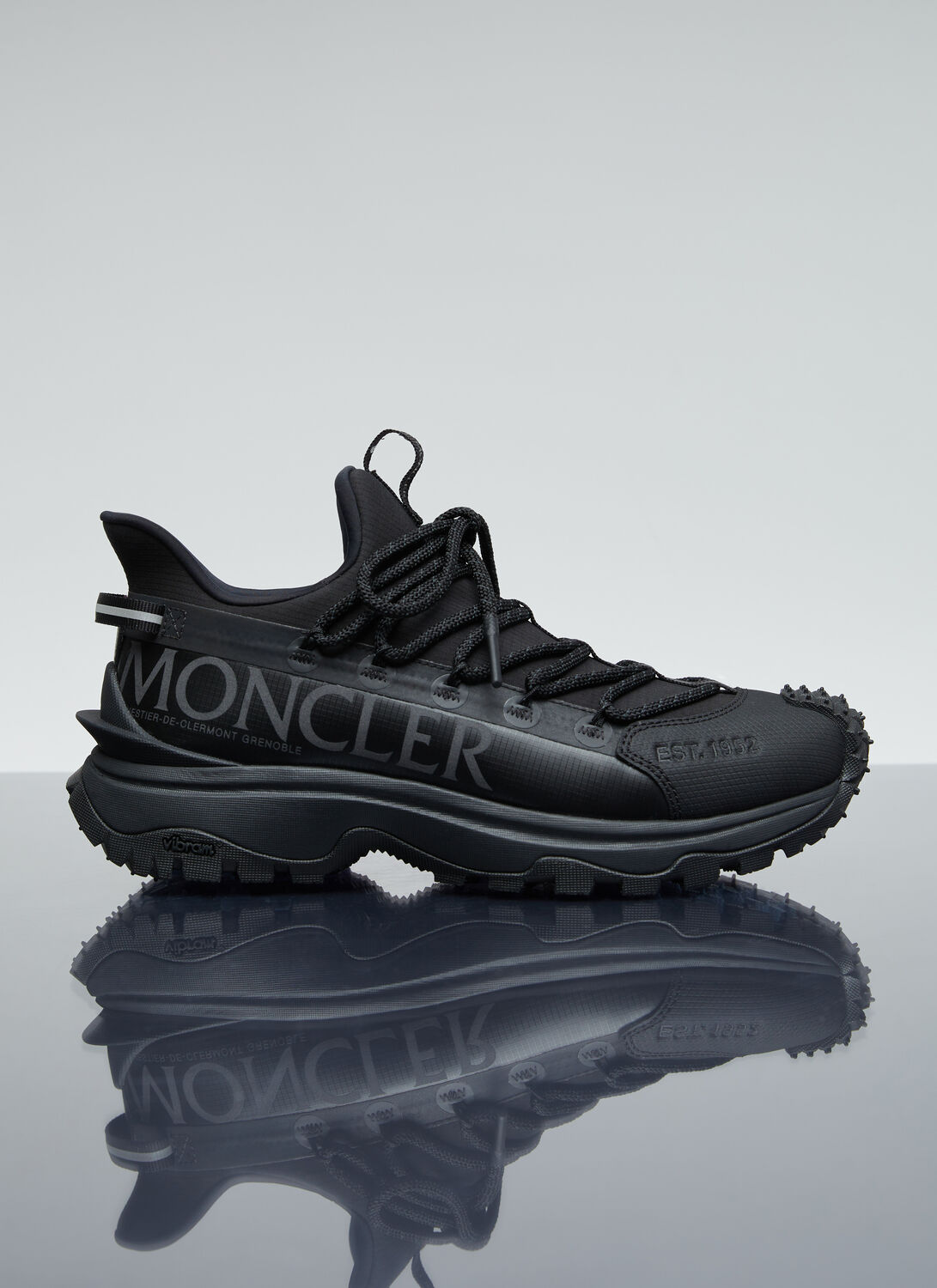 Moncler Trailgrip Lite 2 Sneakers In Black