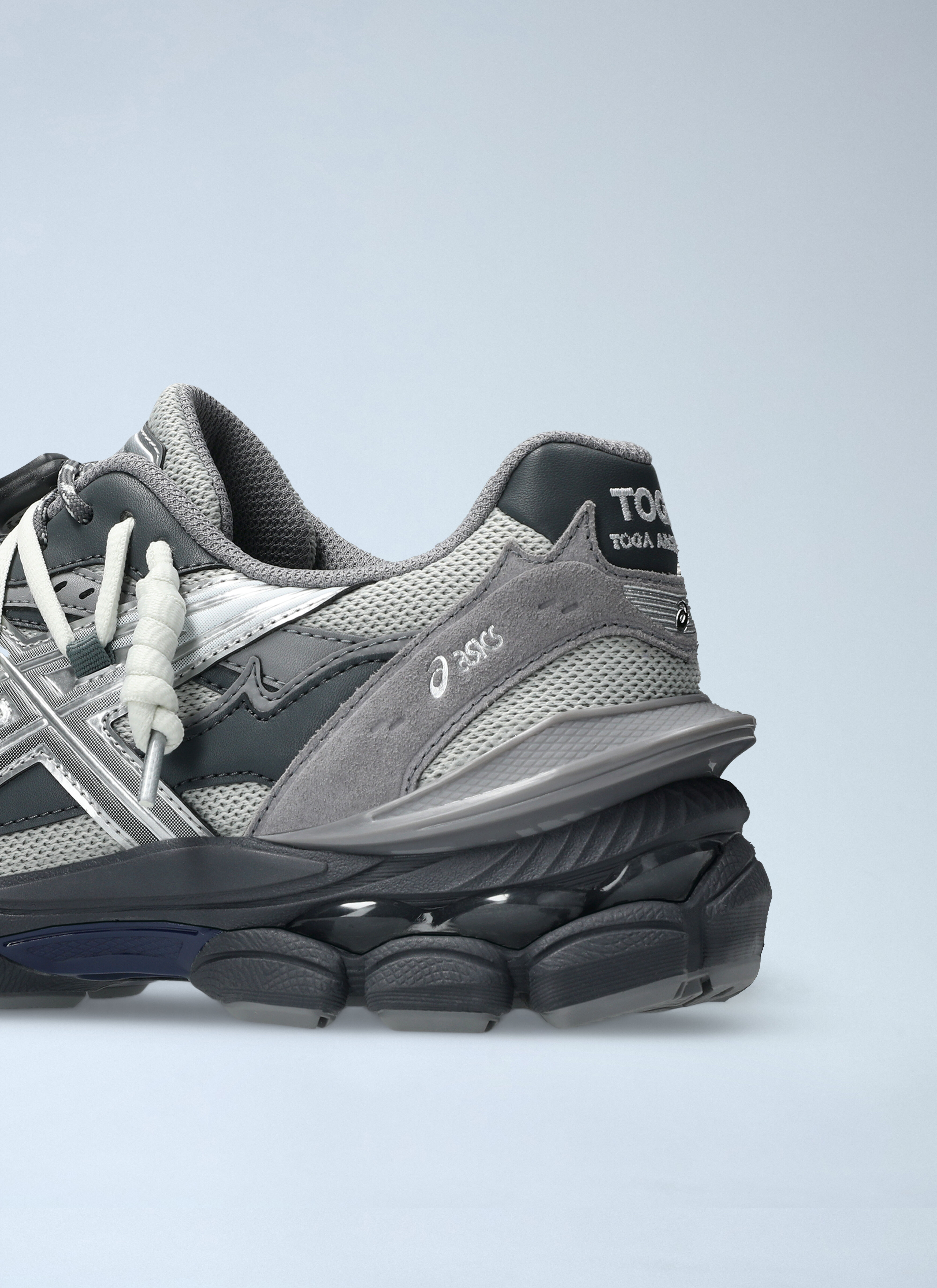Asics x TOGA ARCHIVES Gel-Cumulus 16 Sneakers in Grey | LN-CC®