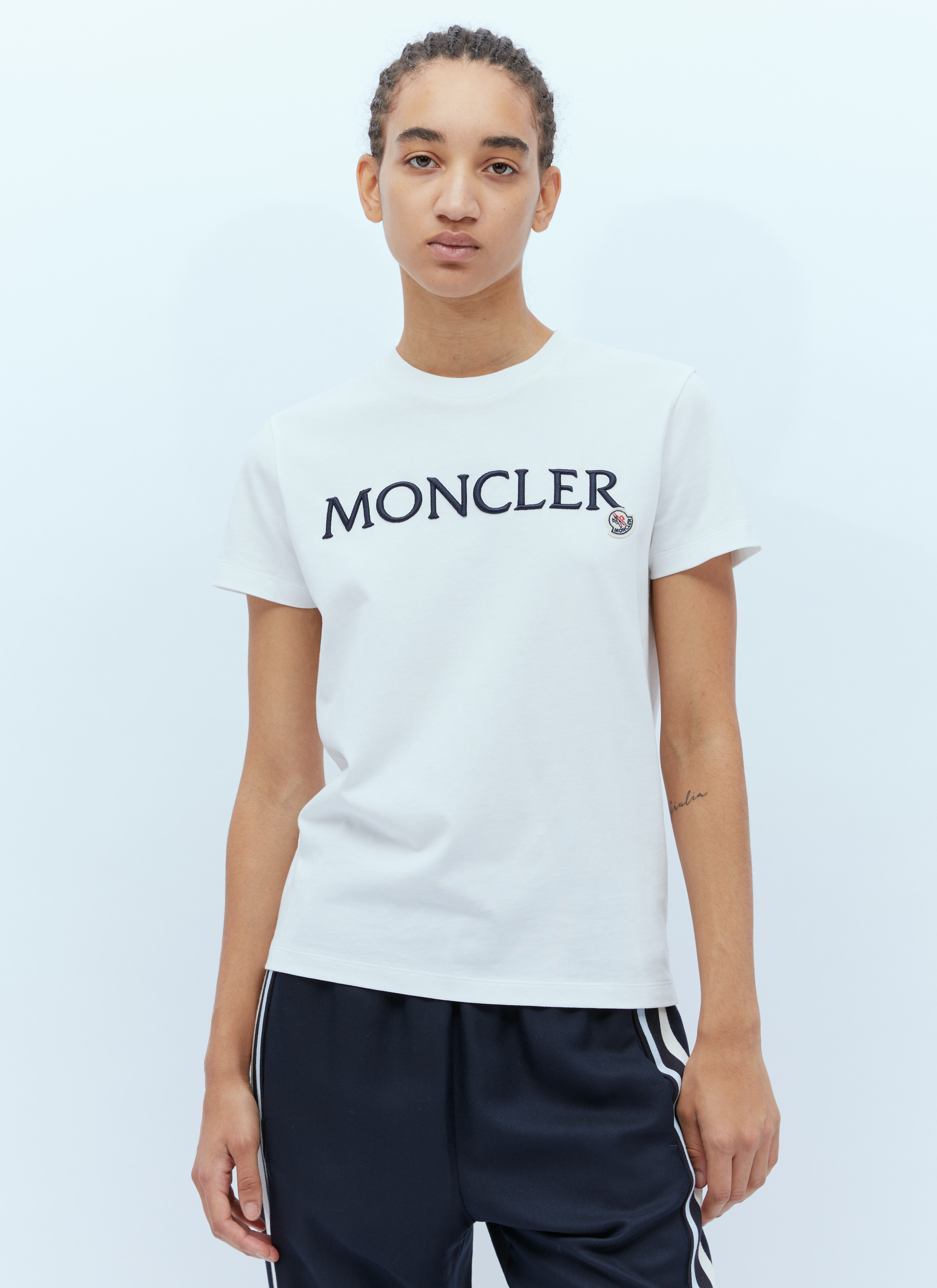 Moncler Logo Embroidery T-Shirt Navy mon0256040