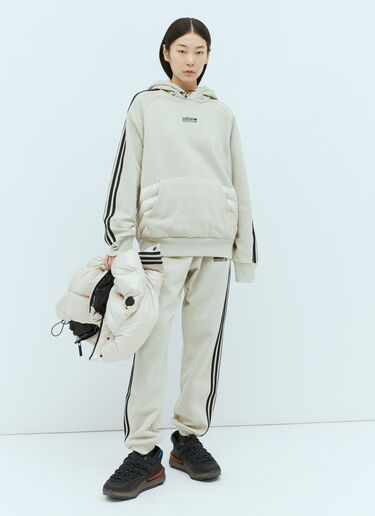 Logo Applique Hooded Sweatshirt Moncler x adidas Originals Logo Applique Hooded Sweatshirt Beige mad0354004