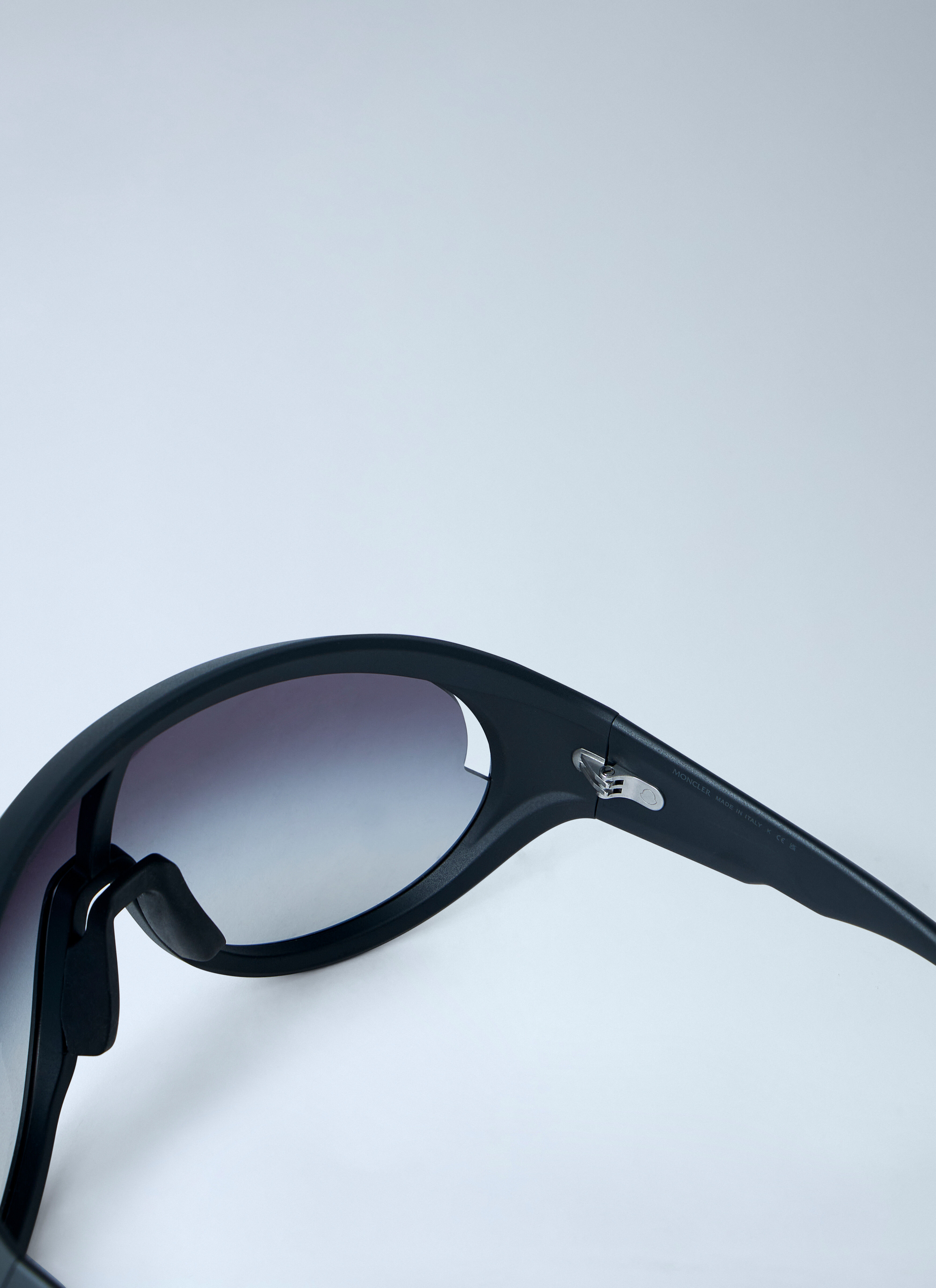 Moncler + Rick Owens レディース バイザーシールドサングラス の