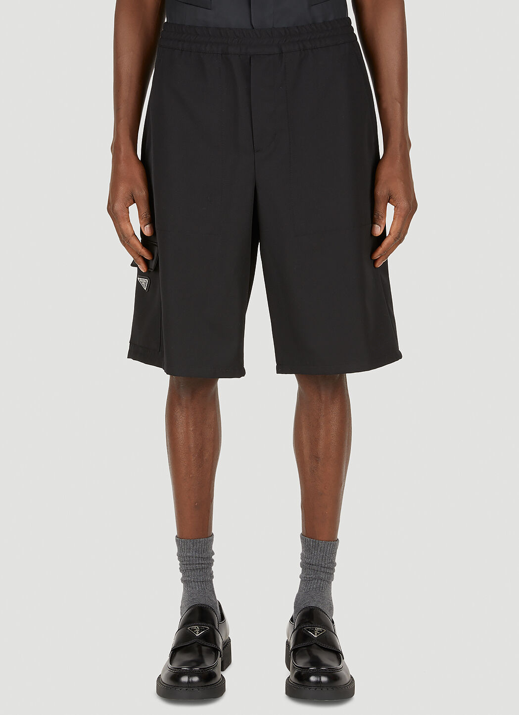 Jacquemus logo-plaque shorts - Black