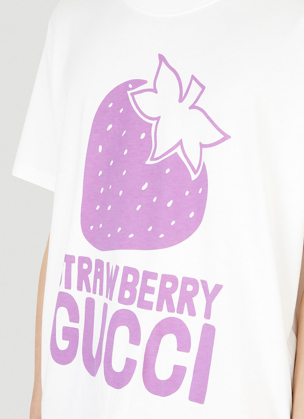 Gucci strawberry 2024 shirt