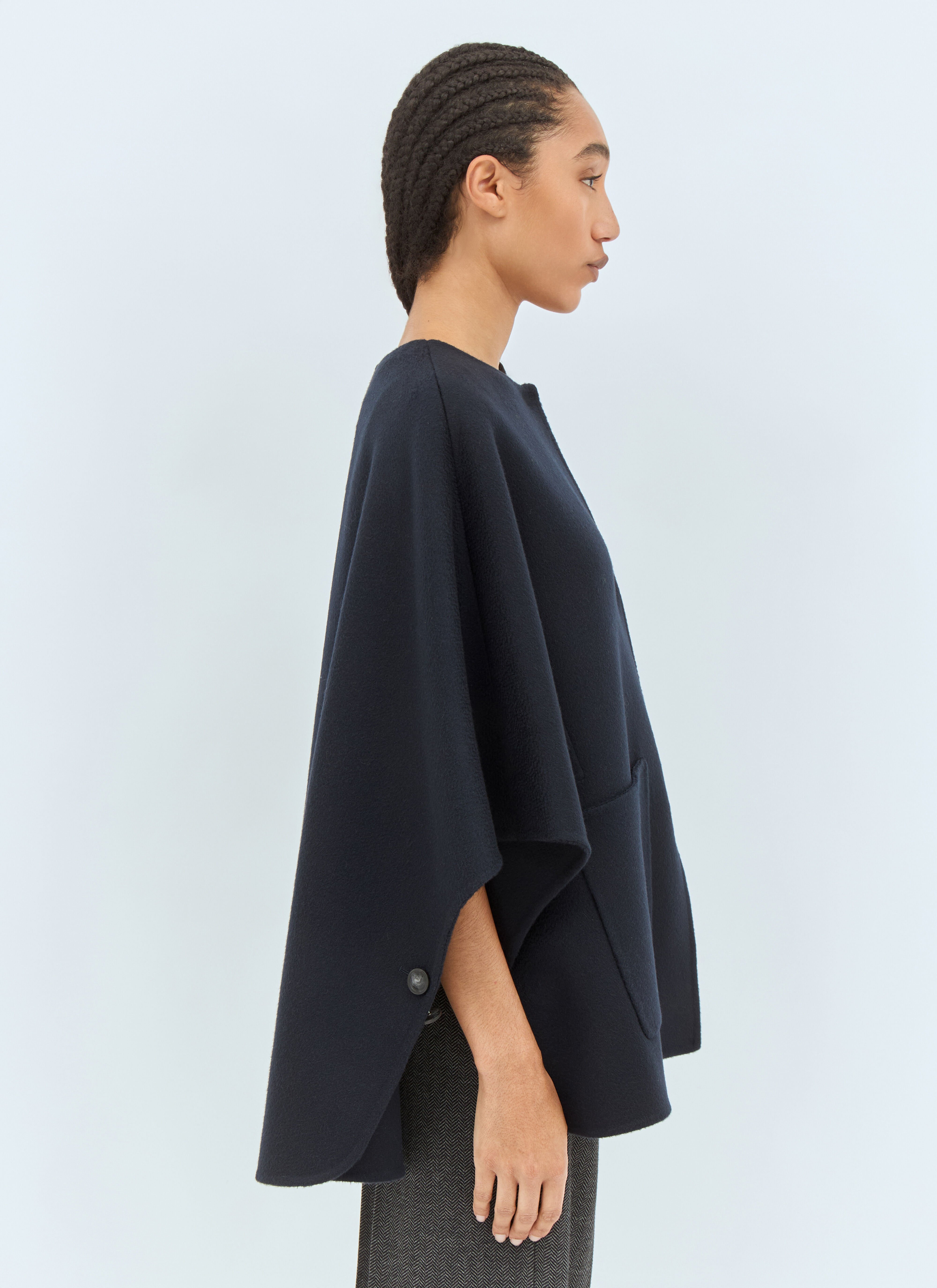 Max Mara Women s Cashmere Cape in Navy LN CC