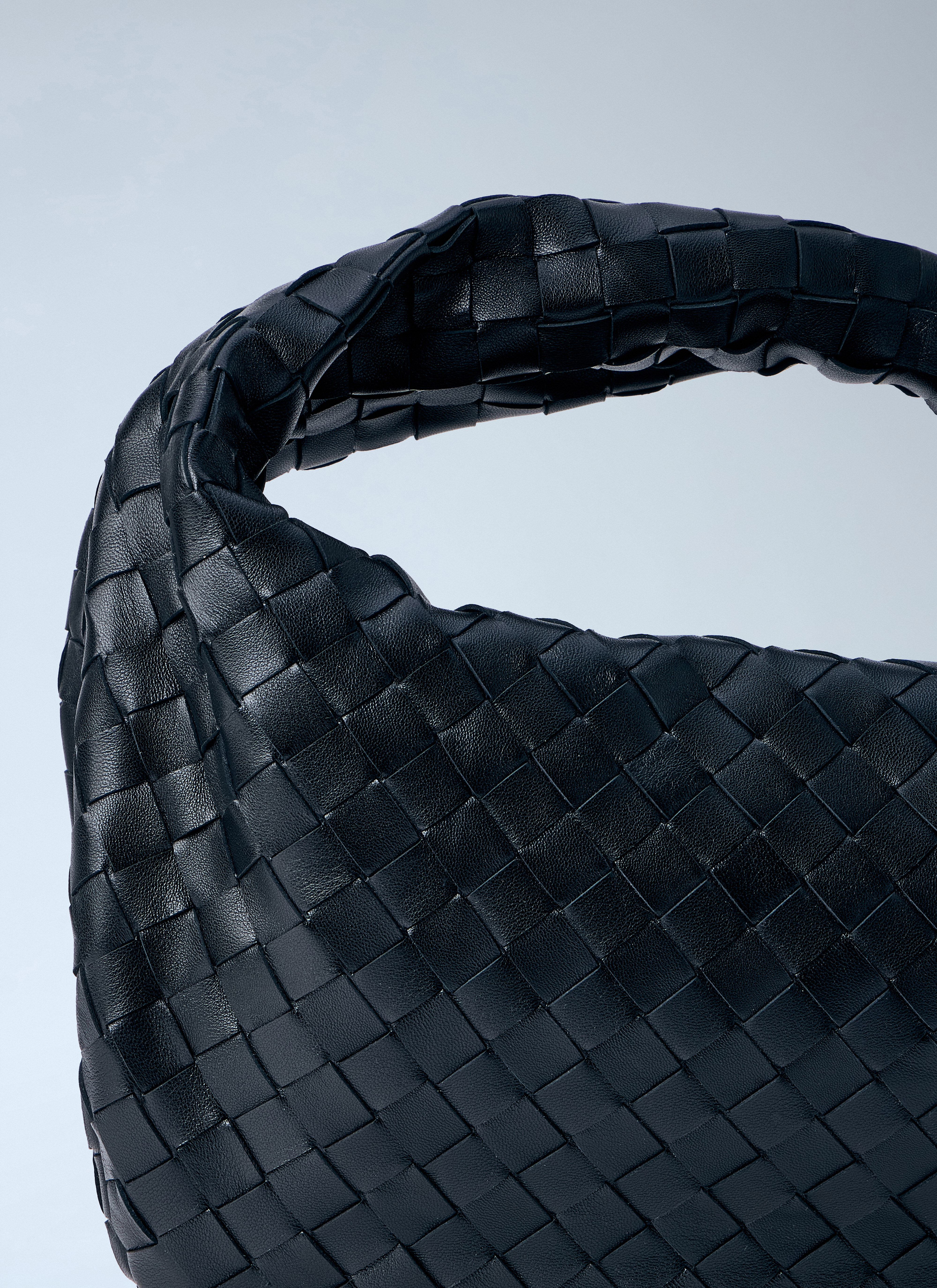 Bottega Veneta Women's' Teen Jodie Handbag in Black | LN-CC®