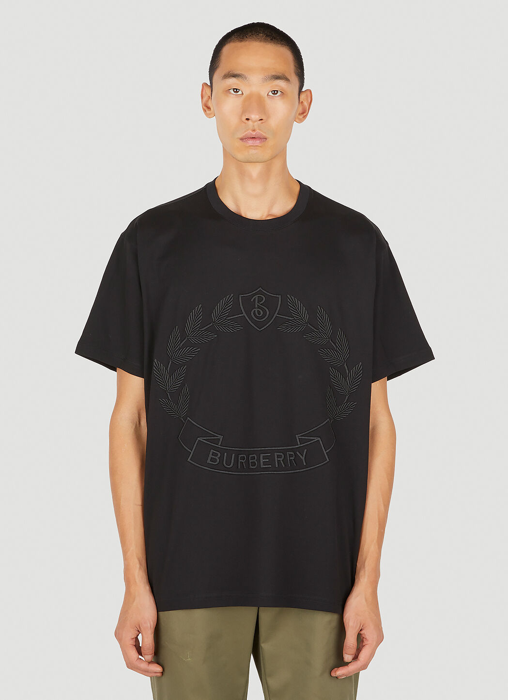 Burberry Oak Leaf Crest T Shirt in Black LN CC