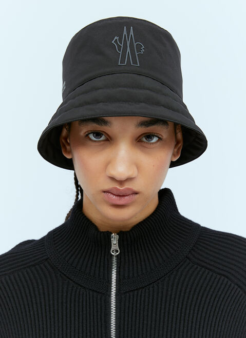 Moncler Grenoble ロゴアップリケ バケットハット ブラック mog0253026