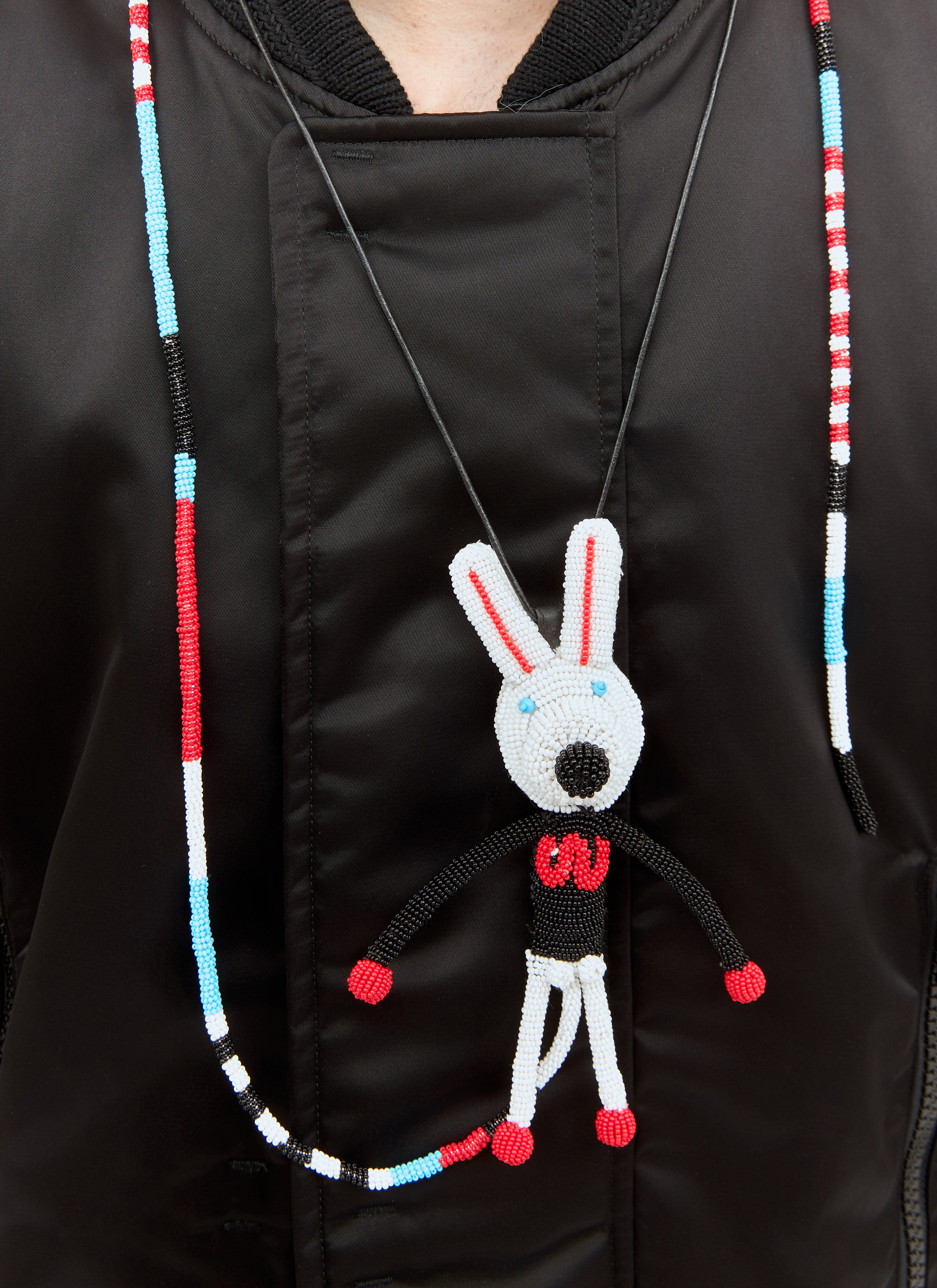 Walter Van Beirendonck Tube Rabbit Beadded Necklace en White pour