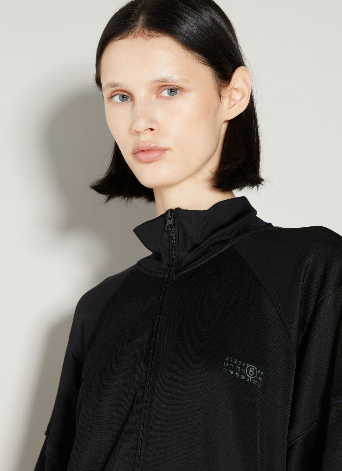 Mm6 Maison Margiela Logo Applique Zip-up Sweatshirt In Black