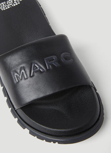 Marc Jacobs エンボス ロゴ レザー スライド	 ブラック mcj0251017