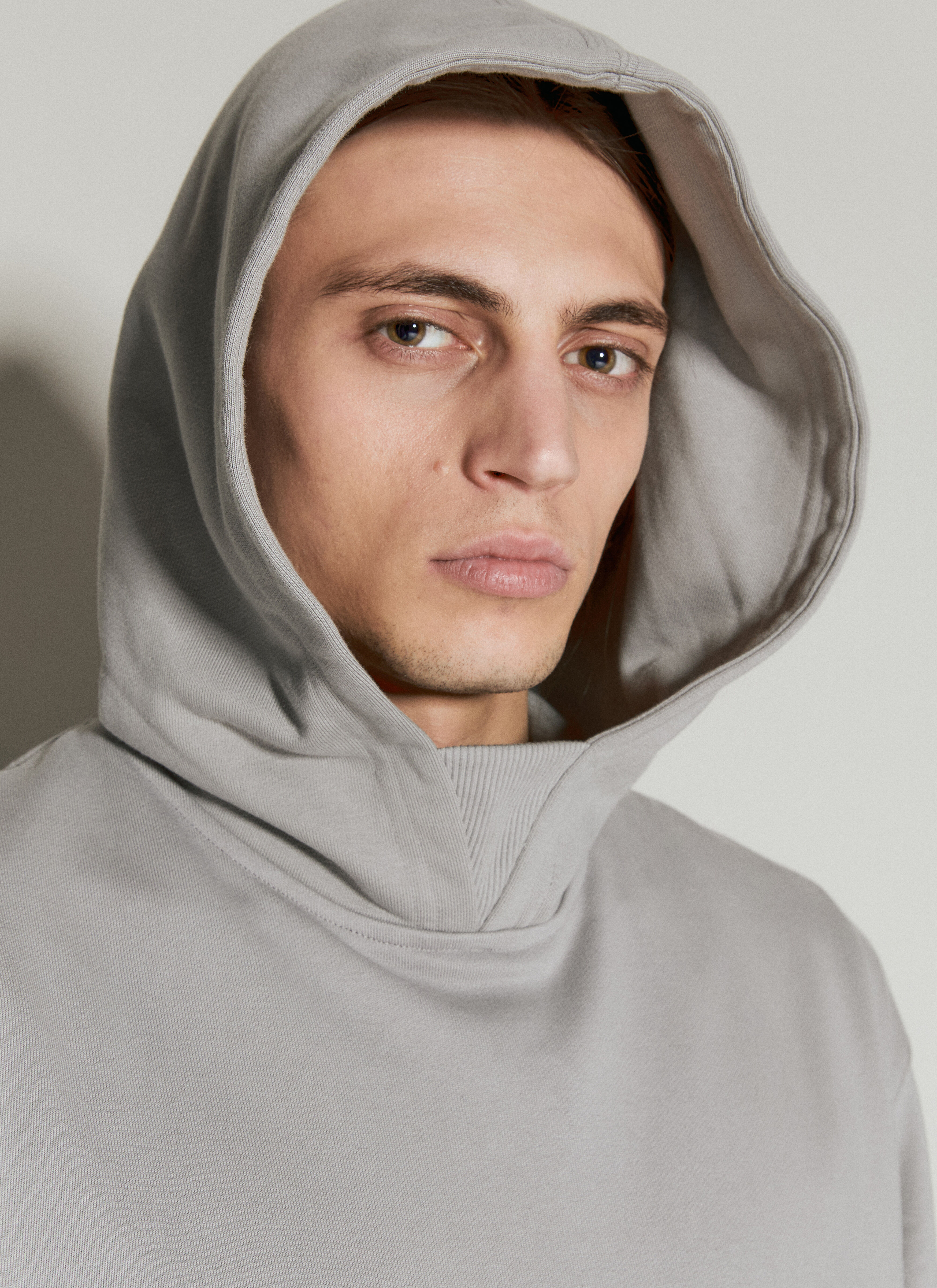 Y 3 Men s Logo Applique Hooded Sweatshirt in Grey LN CC