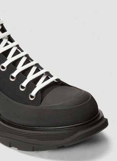 Tread Lace-Up Boots Alexander McQueen Tread Lace-Up Boots Black amq0142040
