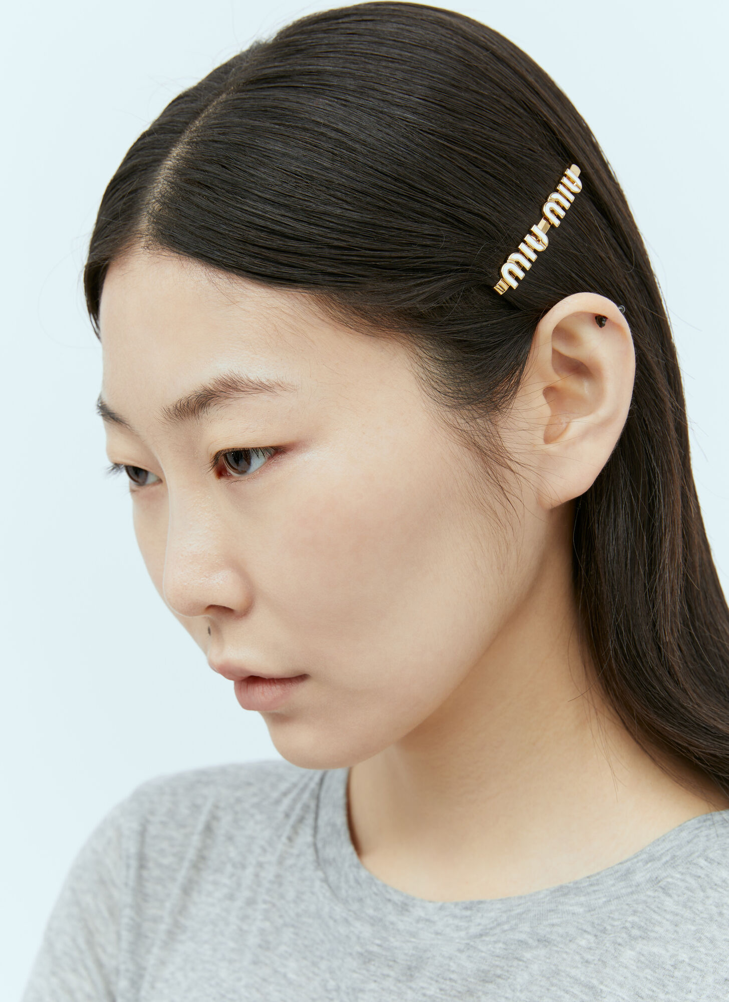 Miu Miu Logo Plaque Hair Clip In Gold | ModeSens display picture 1