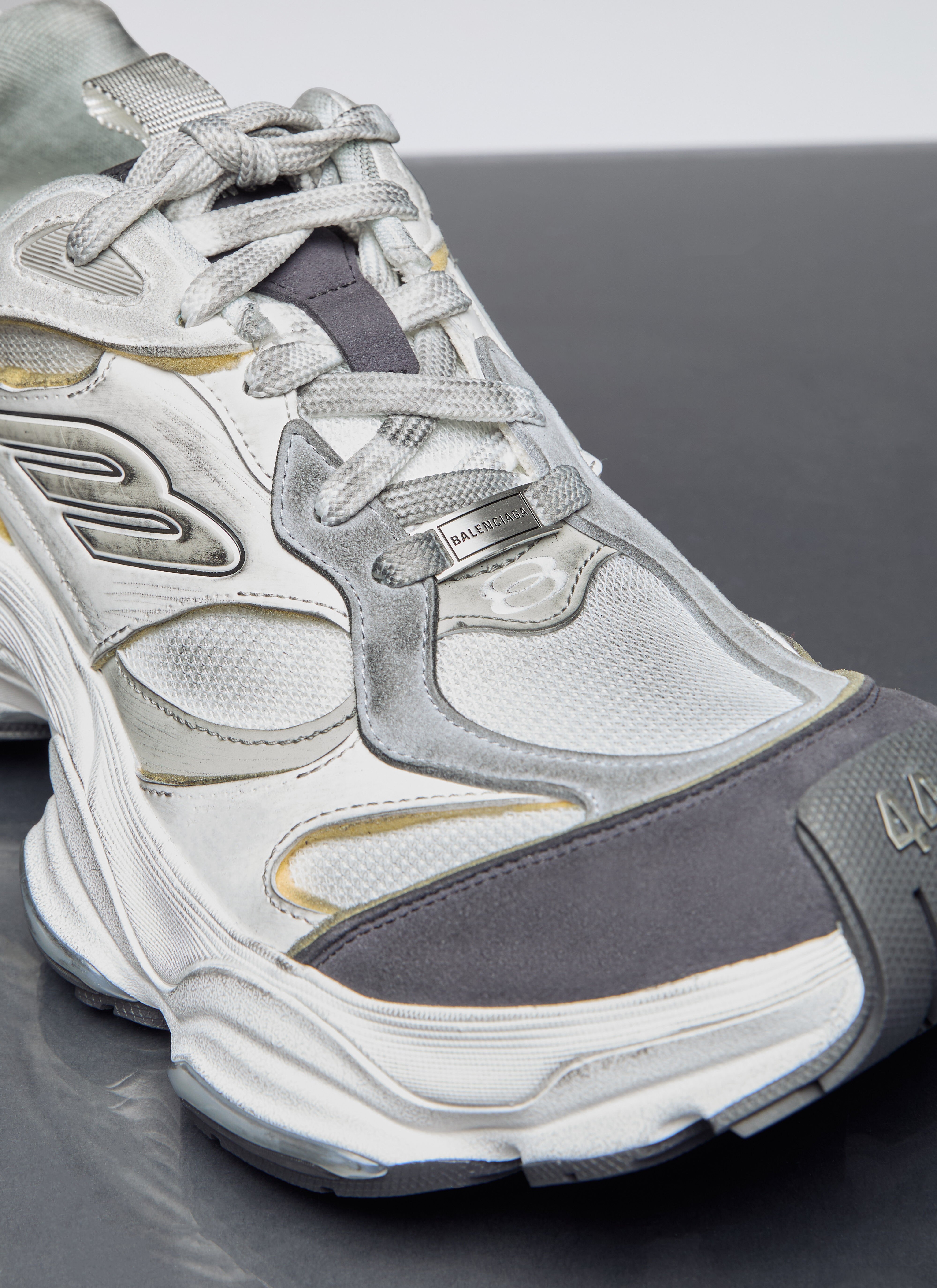 Balenciaga メンズ カーゴスニーカー の ホワイト | LN-CC®