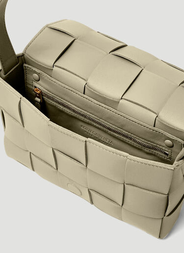 Bottega Veneta Cassette Shoulder Bag Beige bov0249003