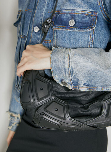 Spike Handle Small Half Moon Shoulder Bag Innerraum Spike Handle Small Half Moon Shoulder Bag Black inn0354003