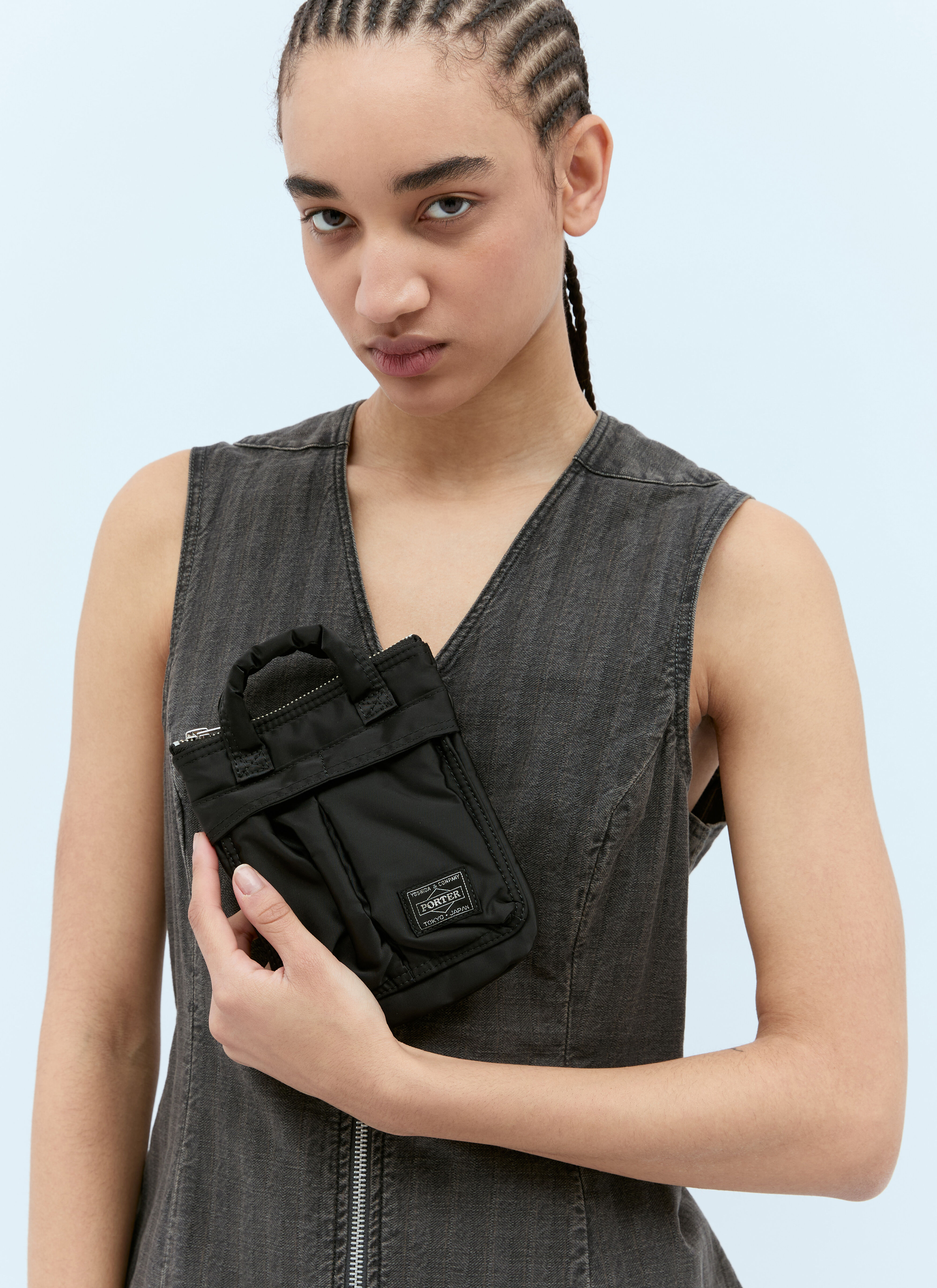 Porter Yoshida Co Helmet Mini Bag en Black pour femme LN CC