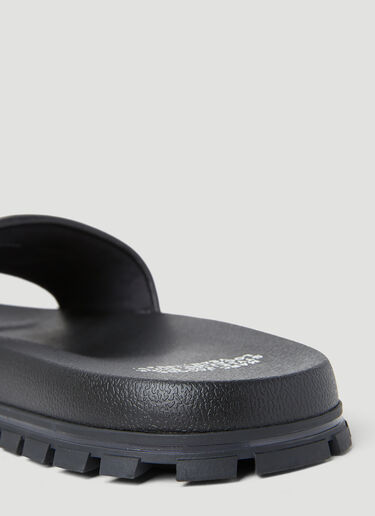 엠보싱 로고 가죽 슬라이드 Marc Jacobs 엠보싱 로고 가죽 슬라이드 블랙 mcj0251017