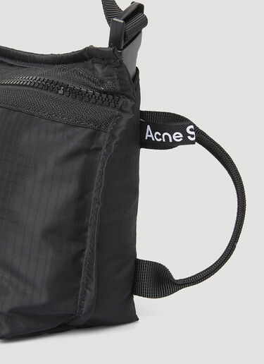 Acne Studios 페이스 플라크 크로스바디 백 블랙 acn0147035