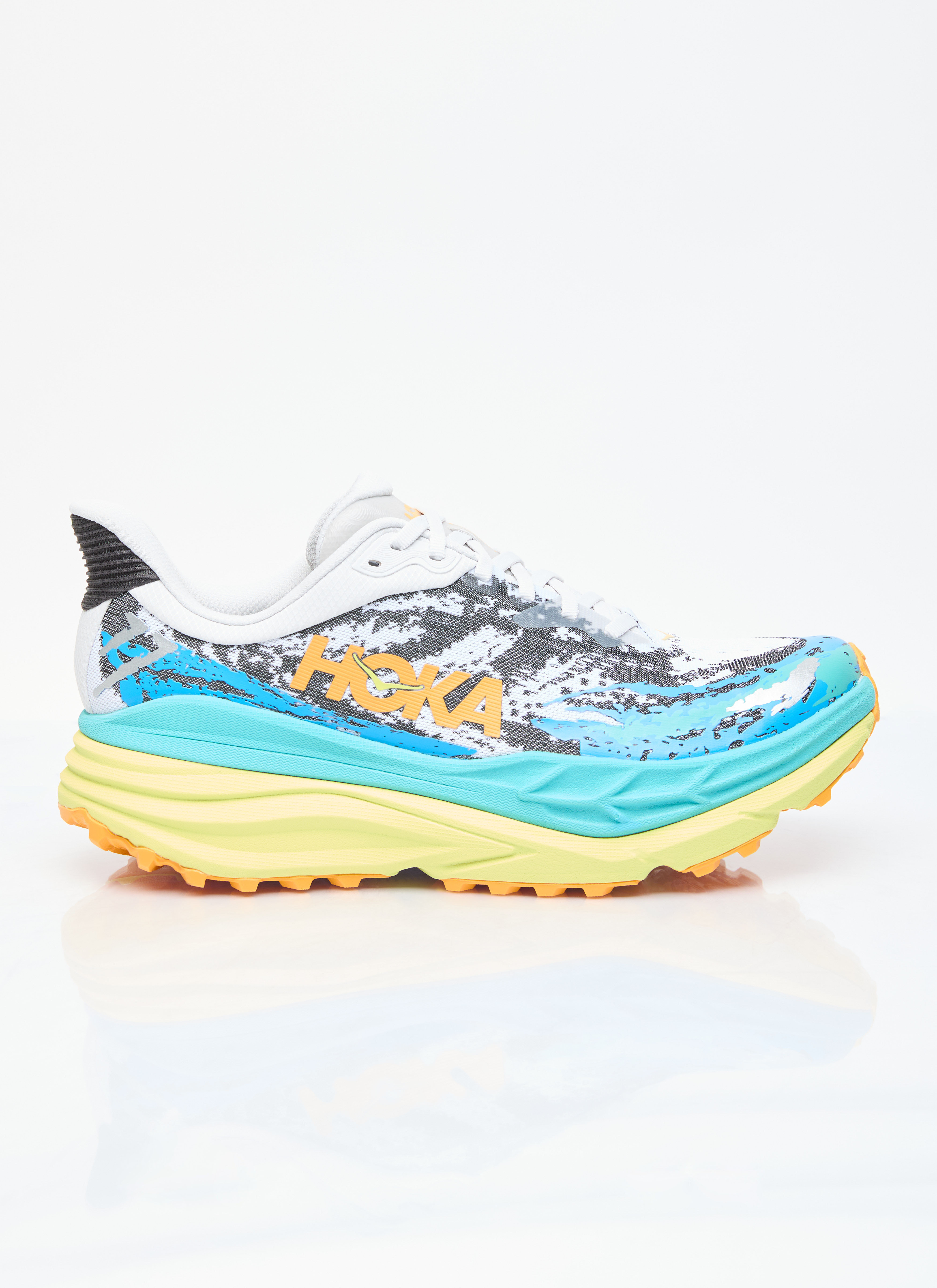 Stabilizing sneakers top