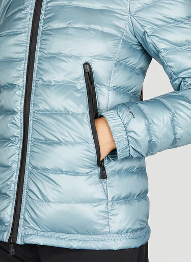 Moncler Grenoble 왈라비 쇼트 다운 재킷 블루 mog0253001