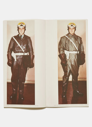 Books Models: A Collection of 132 German Police Uniforms and How They Should be Worn by Erik Kessels Black dbn0590049