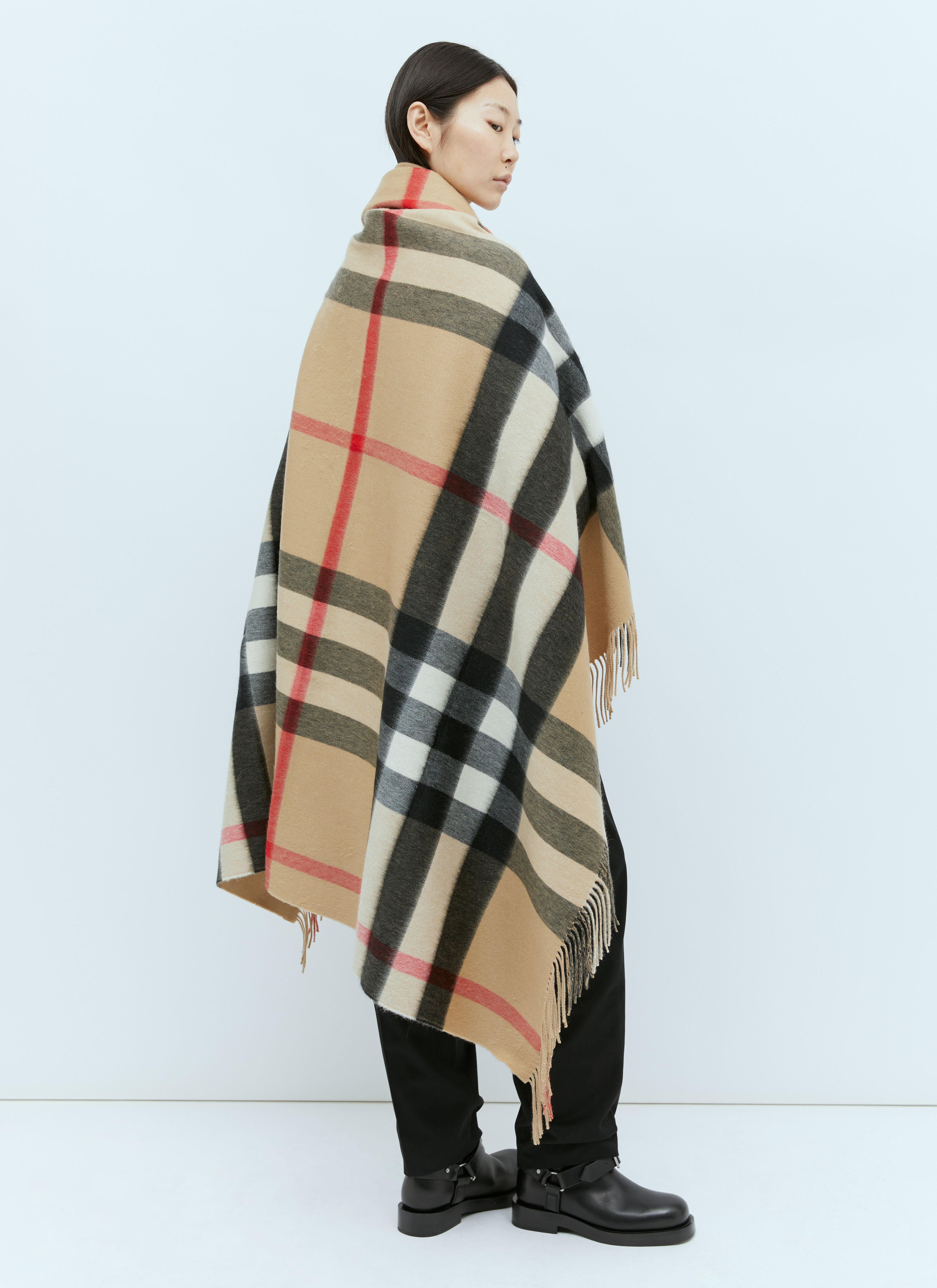 Burberry Women s Check Cashmere Blanket in Beige LN CC