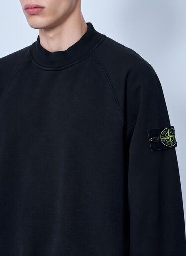 LN-CC® - Stone Island: Crewneck Sweatshirt with Sleeve Logo Patch - Black Stone Island Crewneck Sweatshirt with Sleeve Logo Patch Black sto0165091