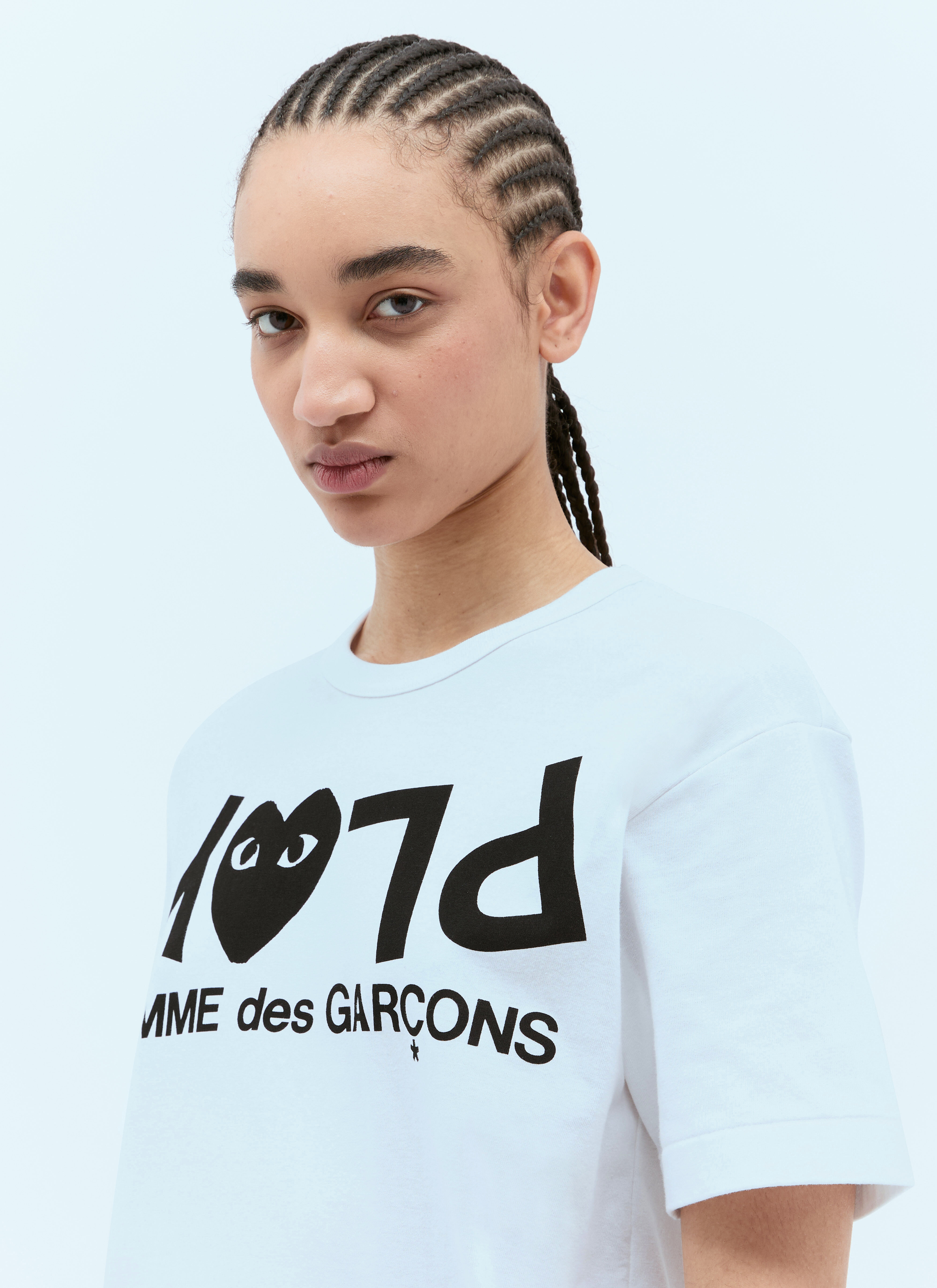 Comme Des Garçons PLAY レディース ロゴプリントTシャツ の ホワイト