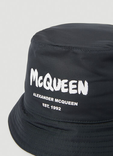 Alexander McQueen グラフィティ バケットハット ブラック amq0149049