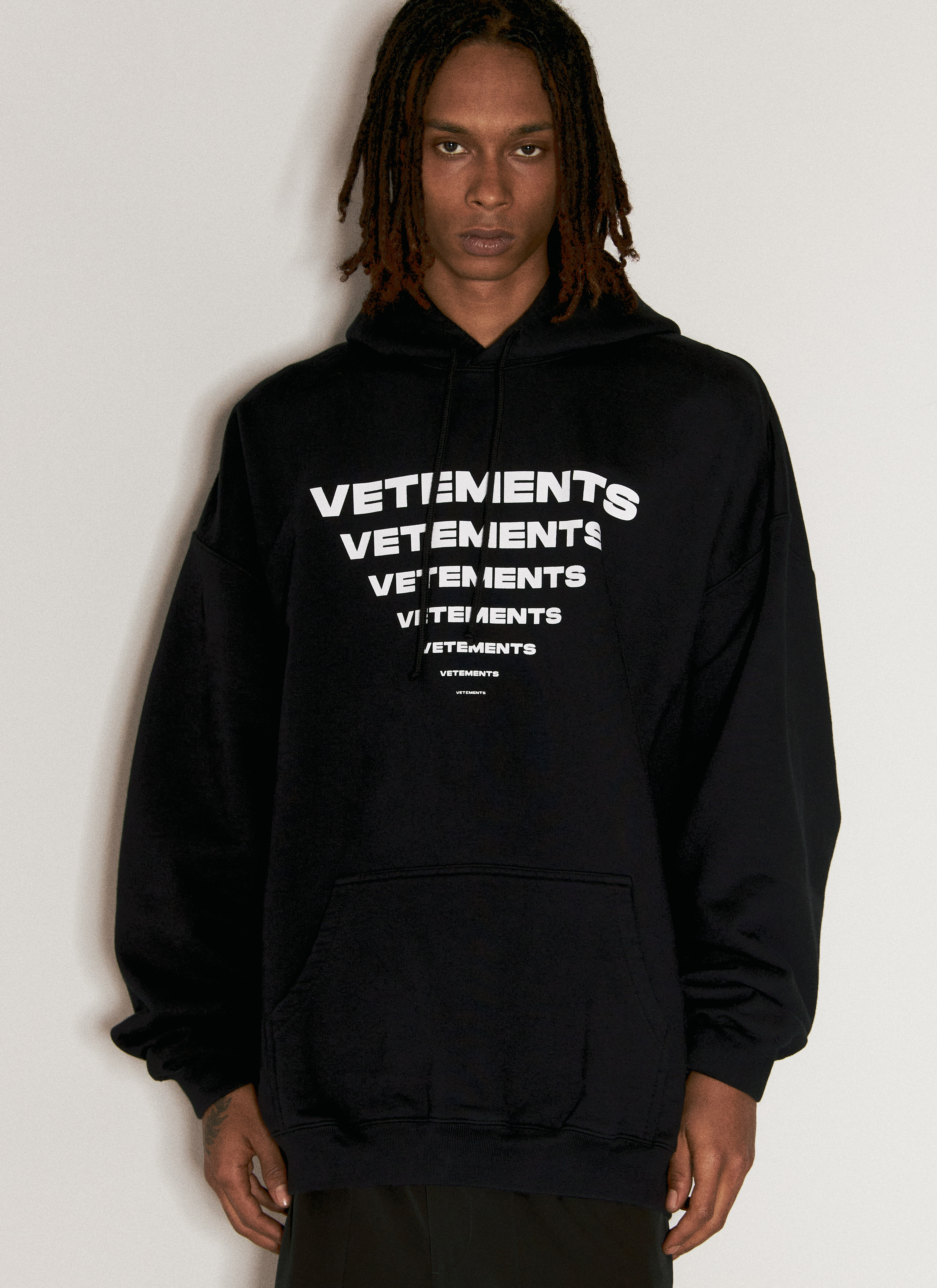 VETEMENTS Pyramid Logo Hooded Sweatshirt Black vet0156013