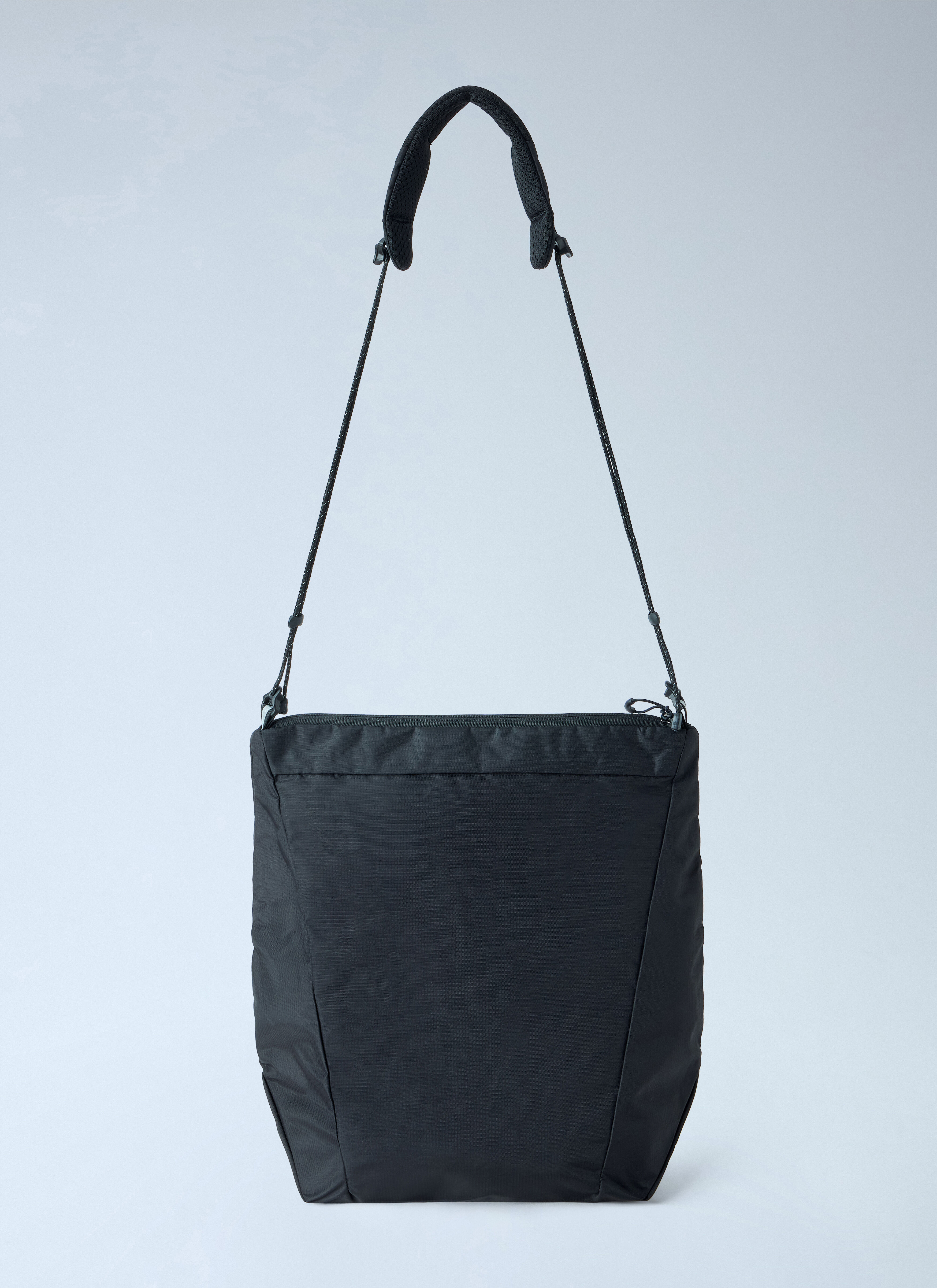 【未使用品】MoMA x ANA ナイロントートバッグ ブラック x スカイ Salomon レディース ACSパッカブルトートバッグ の ブラック | LN-CC®