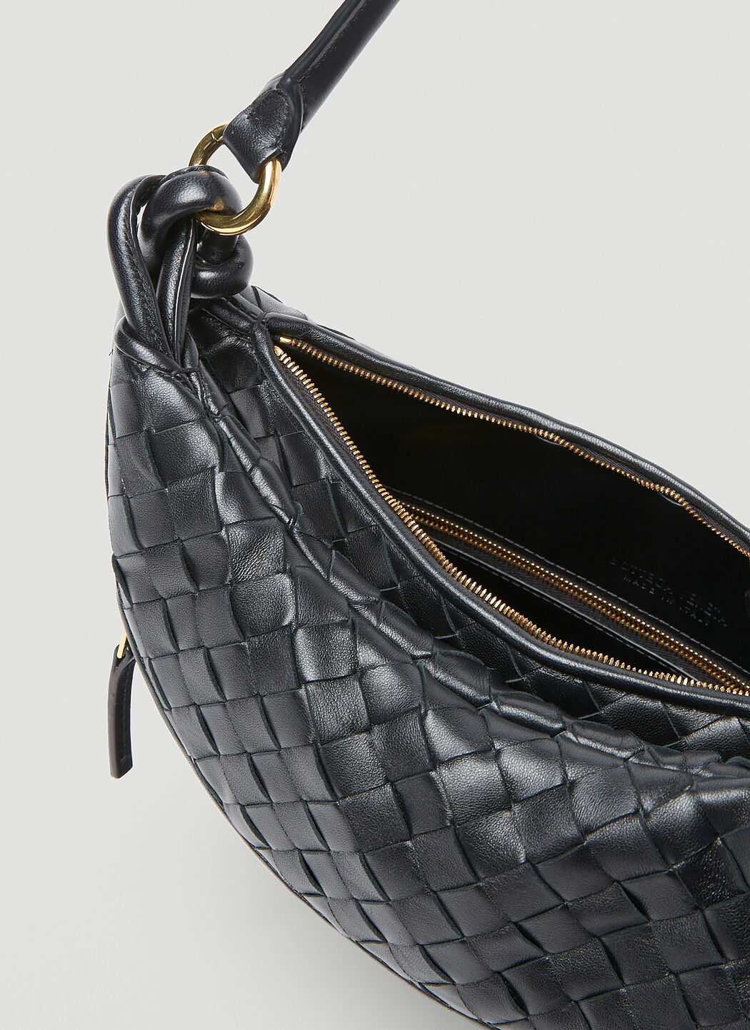 bOTtEgA vEnEtA ブラック ショルダーバッグ BOTTEGA VENETA | CORRIERE MESSENGER