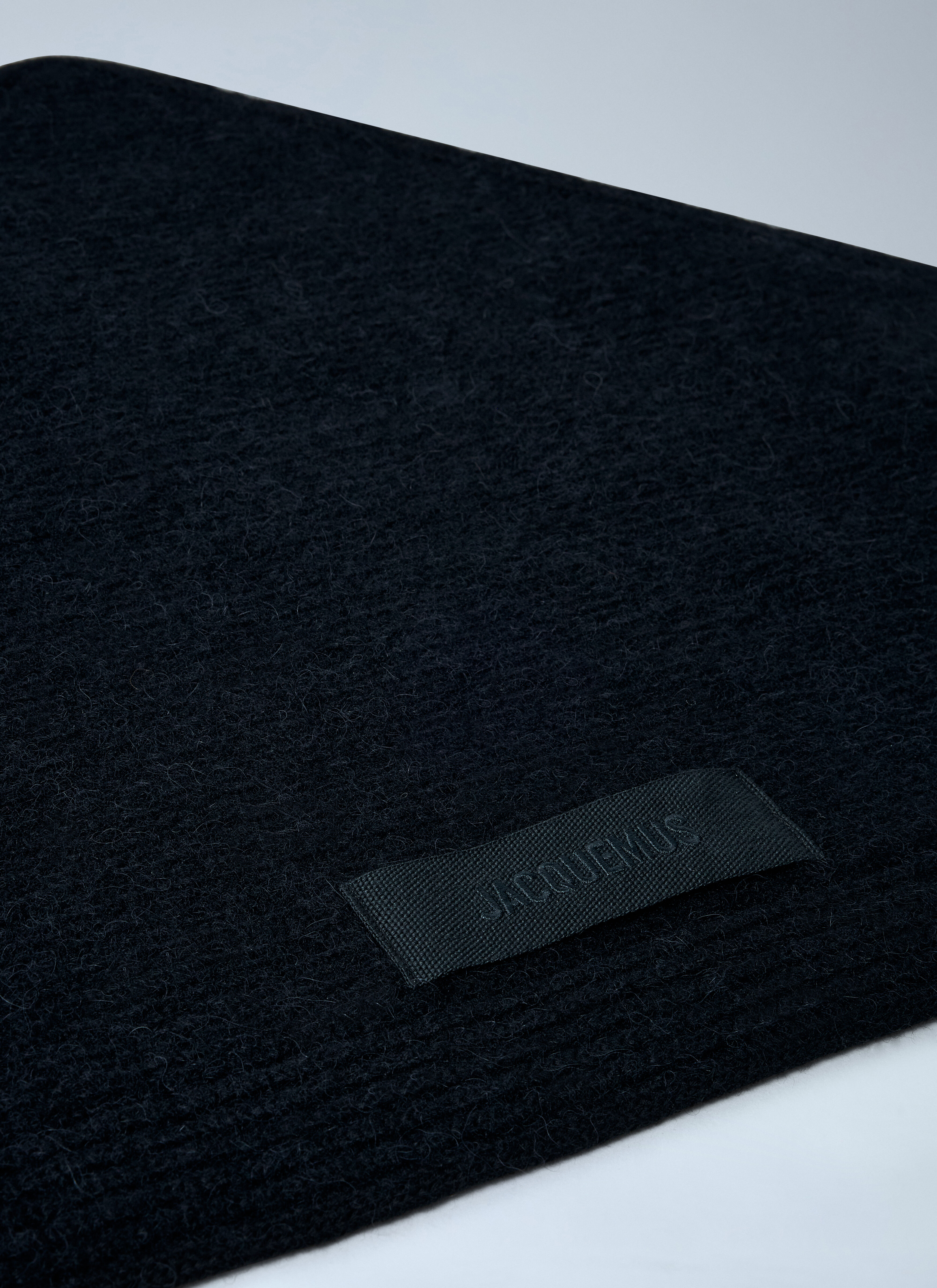 Jacquemus Men's' Le Chale Gros Grain Scarf in Black | LN-CC®