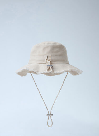 LN-CC® - Jacquemus: Le Bob Artichaut Bucket Hat - White Jacquemus Le Bob Artichaut Bucket Hat White jac0366001