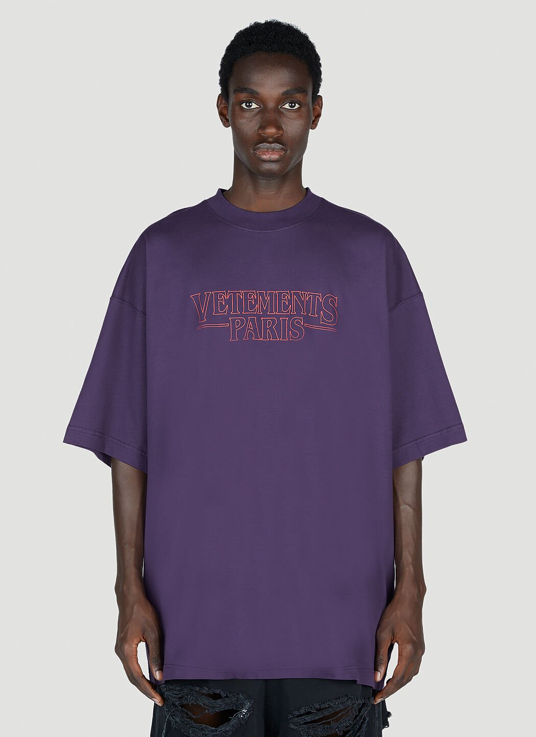 Vetements Men s Logo Paris T Shirt in Purple LN CC