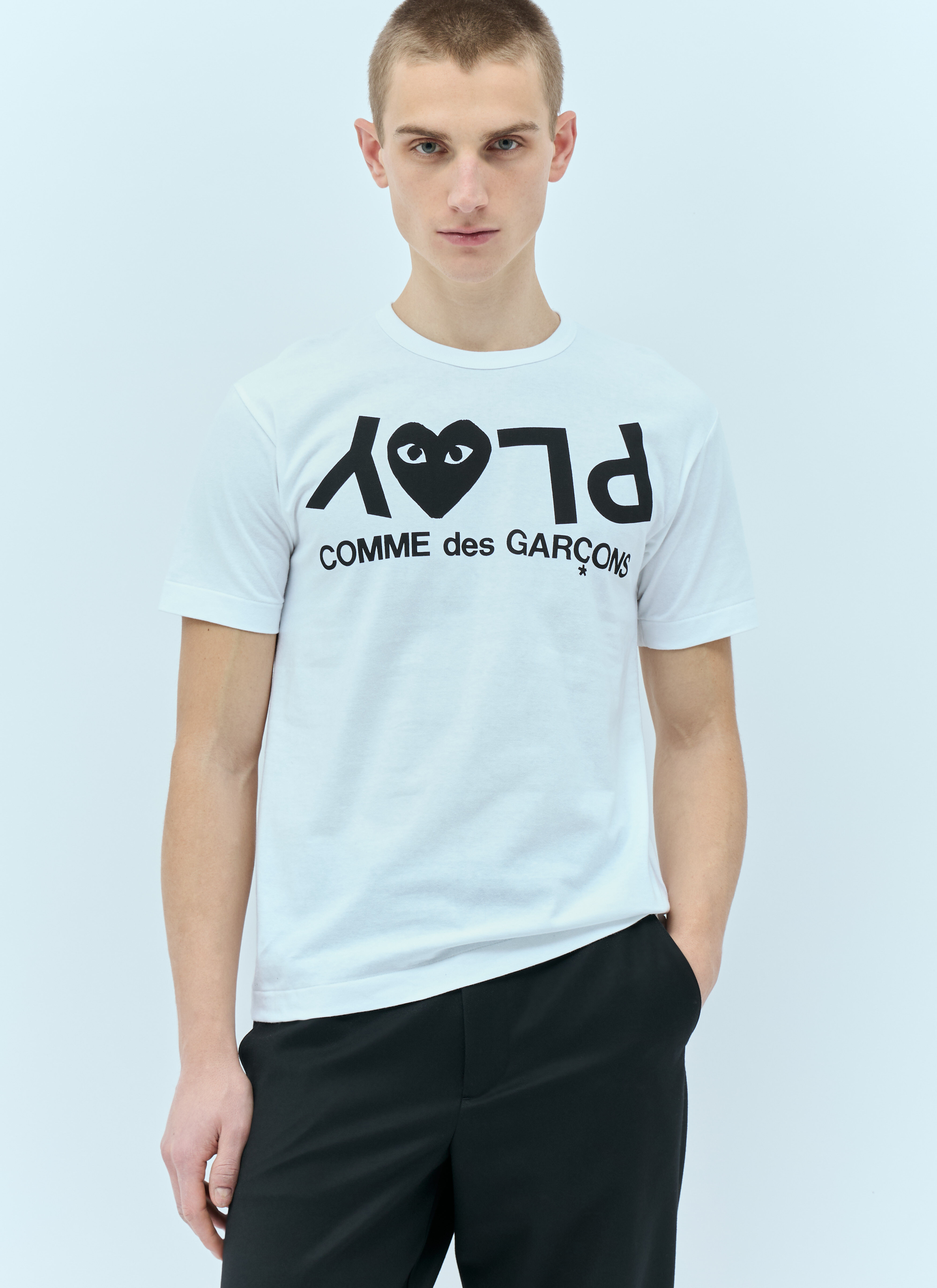 Comme Des Garçons PLAY 로고 프린트 티셔츠  블랙 cpl0356001