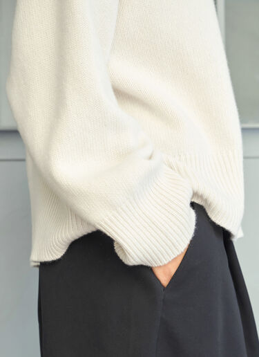 실렌느 T-넥 스웨터 Skall Studio 실렌느 T-넥 스웨터 크림 ska0258008