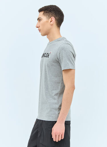 Moncler Logo Patch T-Shirt Grey mon0157032