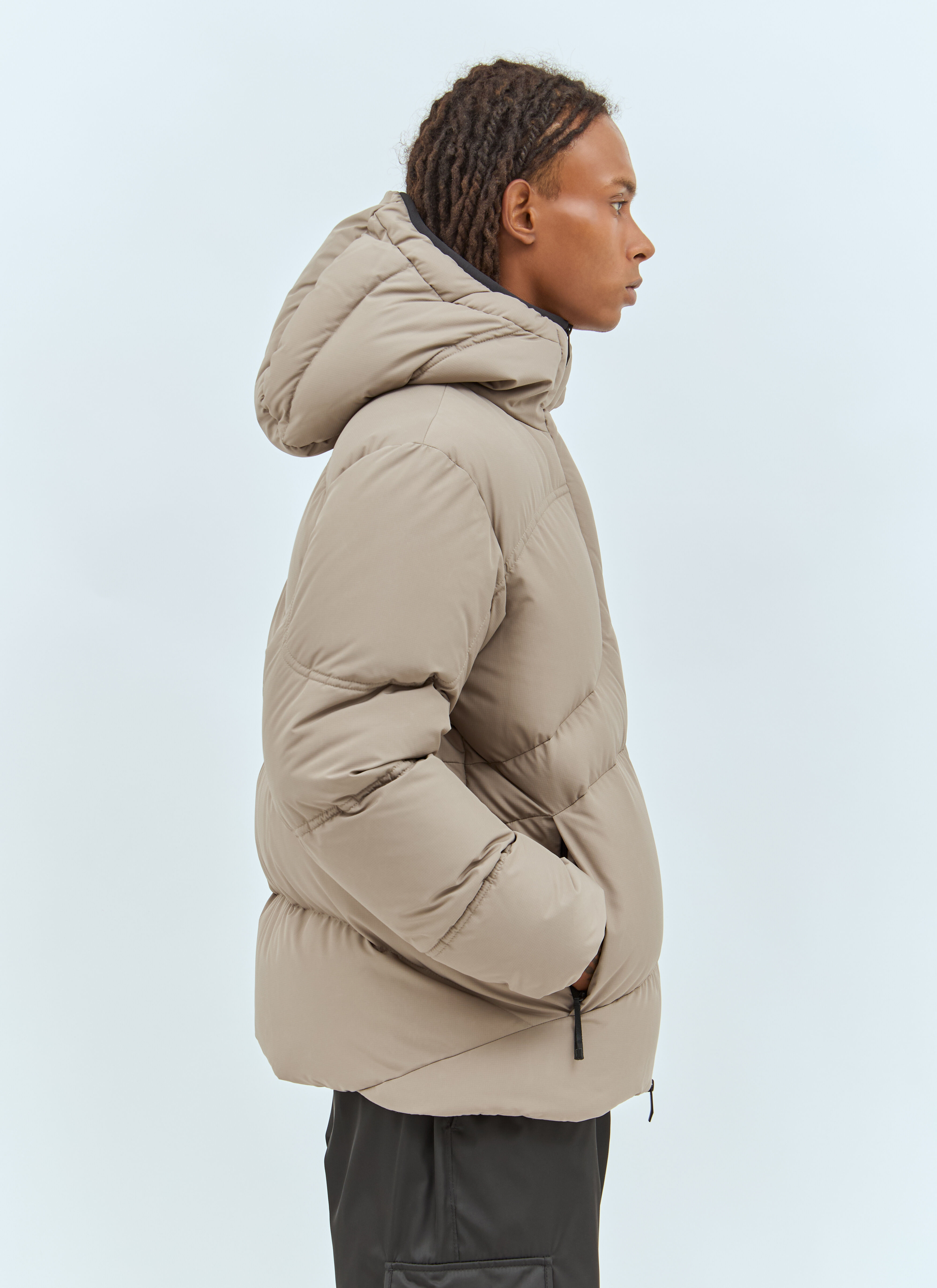 Moncler Men s Peller Short Down Jacket in Beige LN CC