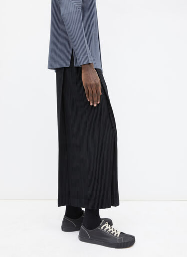 Homme Plissé Issey Miyake Men's MC October Pleated Pants in Black | LN-CC®