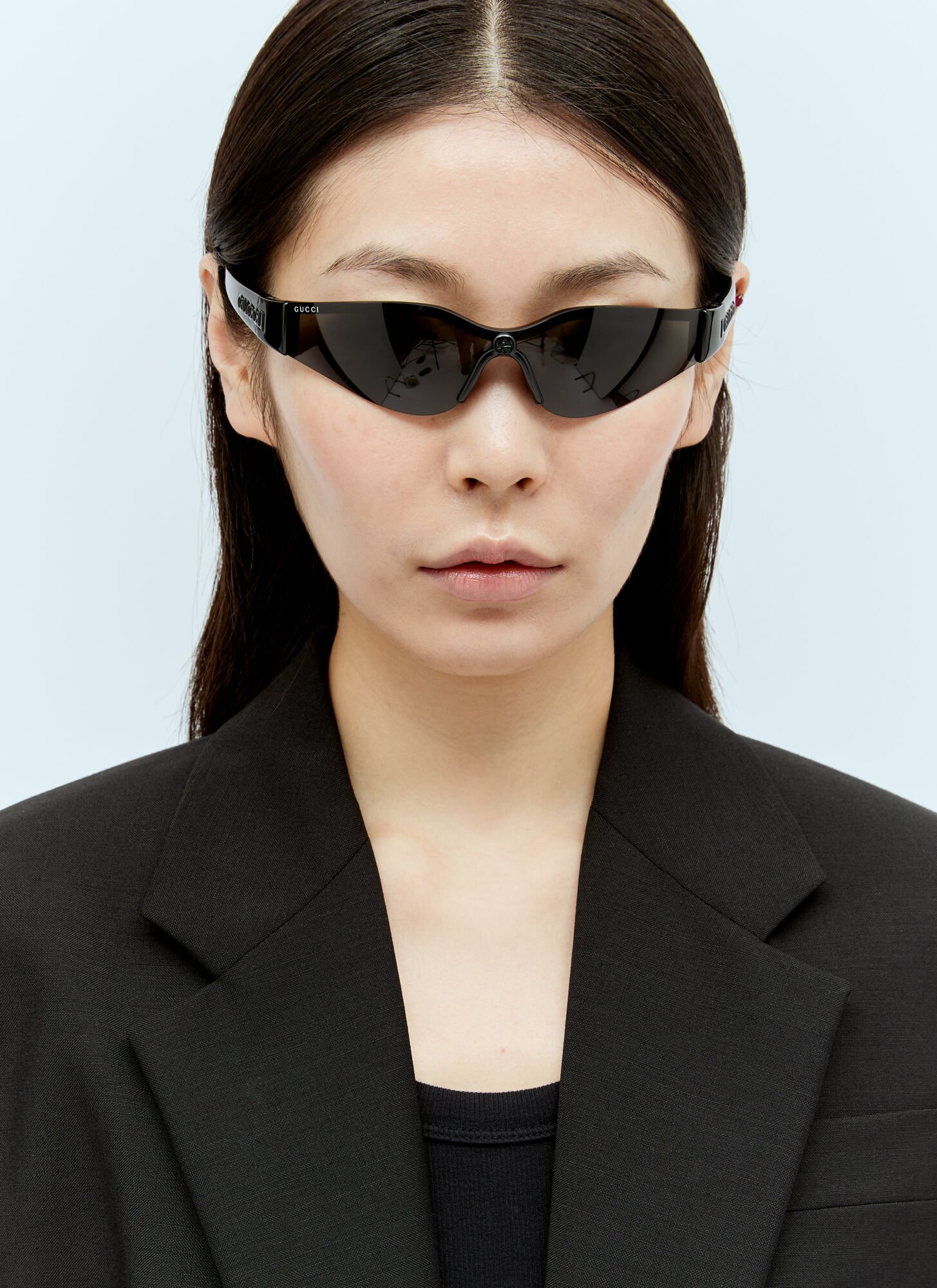 Gucci Mask-shaped Frame Sunglasses In Black