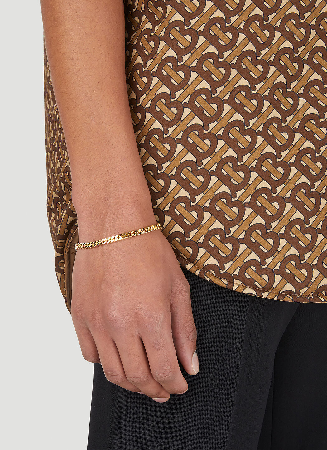 Tom Wood Unisex Curb L Bracelet in Gold | LN-CC®