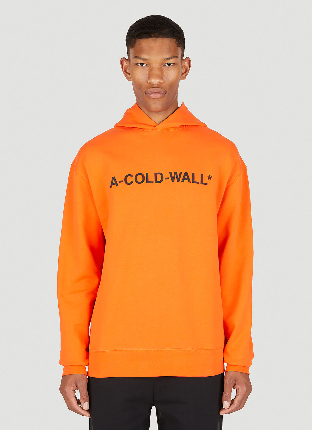 A-COLD-WALL* 에센셜 로고 프린트 후드 스웻셔츠 브라운 acw0149007