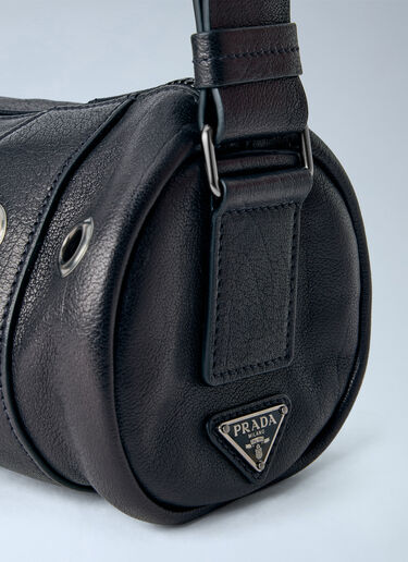 Prada 아일렛 디테일 가죽 실린더 백 검정 pra0163063