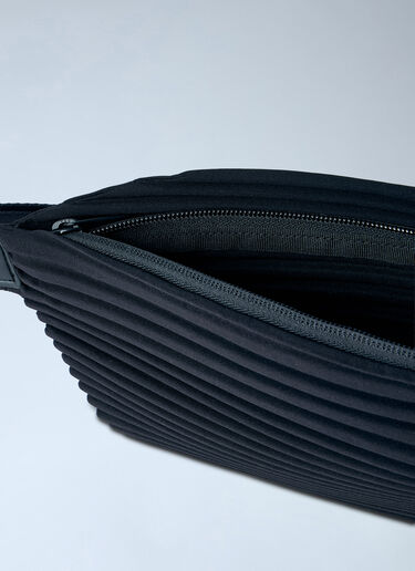 LN-CC® - Homme Plissé Issey Miyake: Pleats Slim Bag - Black Homme Plissé Issey Miyake Pleats Slim Bag Black hmp0166022